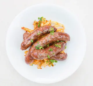 Salchichas Encebolladas