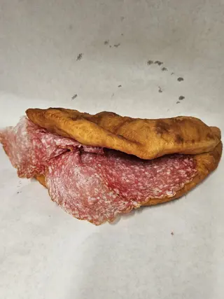 Piadina fritta salame piccante