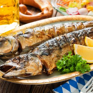 Macrou cu mamaliguta si mujdei - 2 portii