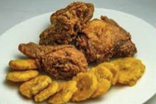 Media Ración De Pica Pollo con plátano frito 