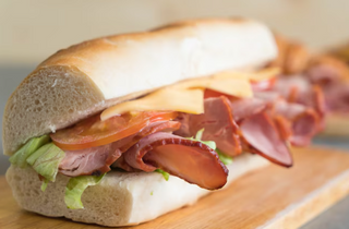 Bocadillo de bacon completo