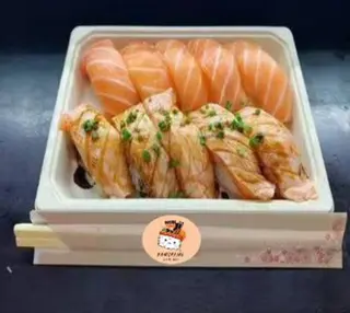 T18-Nigiri Salmão 1/2 Bars