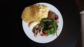 Великий сніданок з ростбіфом 