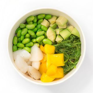 Poke Bowl Con Una Vieira