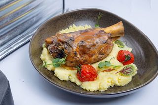 Печен свински джолан