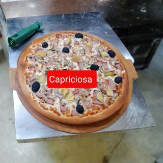 Pizza Capricciosa Ø 32cm