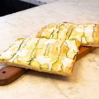Pizza Zucchine e Stracchino