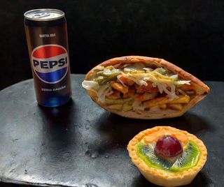 Combo Sandwich pe Vatră+ Tarta+Suc Doza