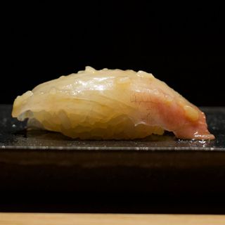 Nigiri de Shiromi Shio Koji