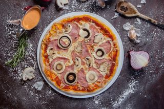 Pizza Prosciutto e funghi standard