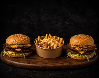 2X Lion double smash burgers i lion fries
