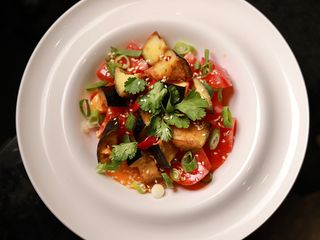 Салат із баклажанами фрі та томатами (300g)