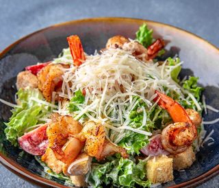 Salata Caesar cu creveti 