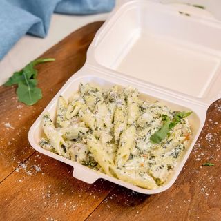 Pasta sa piletinom i spanaćem