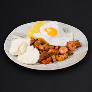 Tochitura moldoveneasca