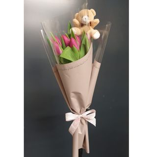 9 tulipana u buketu + medo 