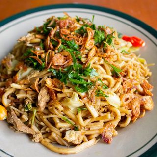 Yakisoba con pollo