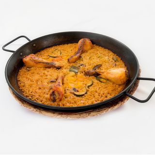 Paella de pollo