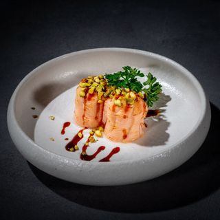 129. Gunkan sake kewpie flambe'