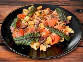 Салат Панцанелла / Insalata Panzanella (200g)