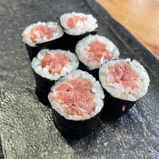 Hosomaki de toro (6 pzs.)