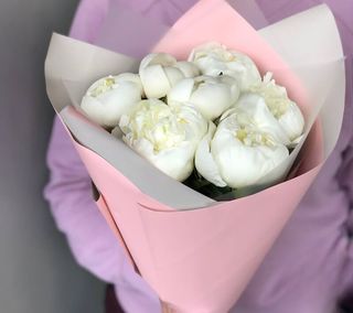 Букет білих півоній (7шт)