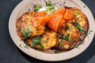 Tortitas de Patatas con salmon