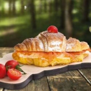 Croissant com Queijo Philadelphia e Salmão