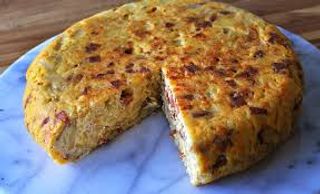 Tapa de tortilla con chorizo (porción)