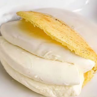 Arepa De Queso De Mano