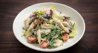 Салат Цезар з куркою су-вид