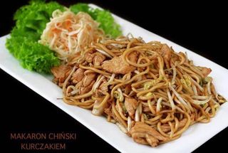 Chinese noodles with chicken