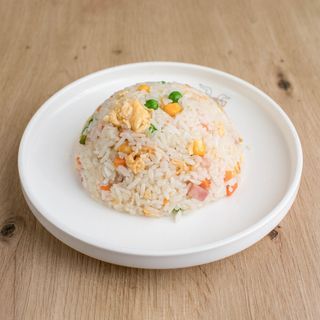 48. Arroz Frito Tres Delicias