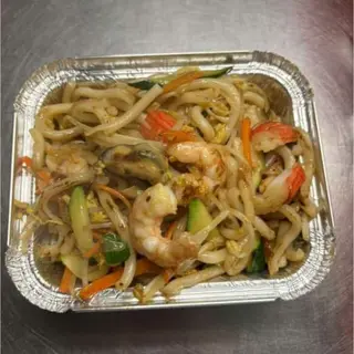 Yaki udon con frutti di mare