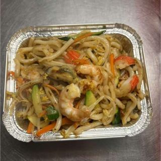 Yaki udon con frutti di mare