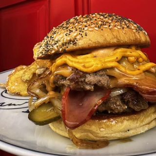 Slim Shady + Batatas Fritas + Bebida