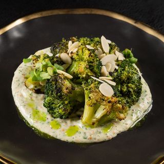 Брокколі на грилі з вершковим соусом, 150г