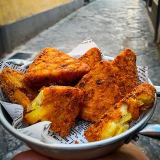 Triangoli patate e speck - 6 pezzi