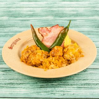 Sarmale cu costiţă şi mămăligă