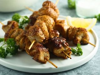 Pinchitos De Pollo Adobados Con Patatas  (3 Uds.)