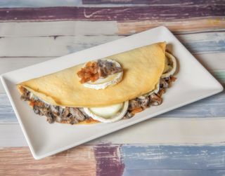 Crêpe Salado De Atún, bacon y queso de cabra