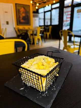 Cartofi cheesy