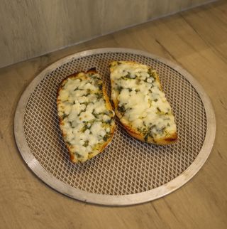 Pan De Ajo Con Queso Cabra 1 Ud.