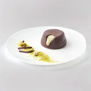 142. Souffle al pistacchio