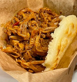 Arepa Carne Mechada
