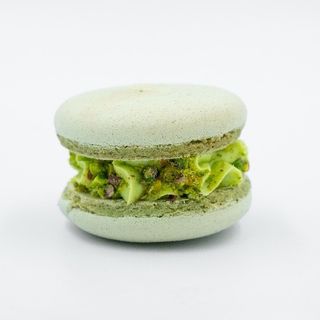 Макарунс фисташка-малина 