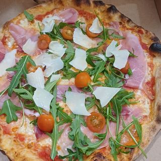 Pizza Serrana (Medianas)