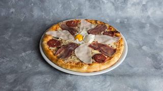 Pizza Calabria special (srednja) + Sky Cola