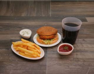 Hamburguesa + Ración + Bebida + Postre