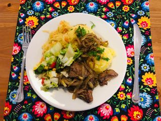 Wątróbka drobiowa smażona z cebulką